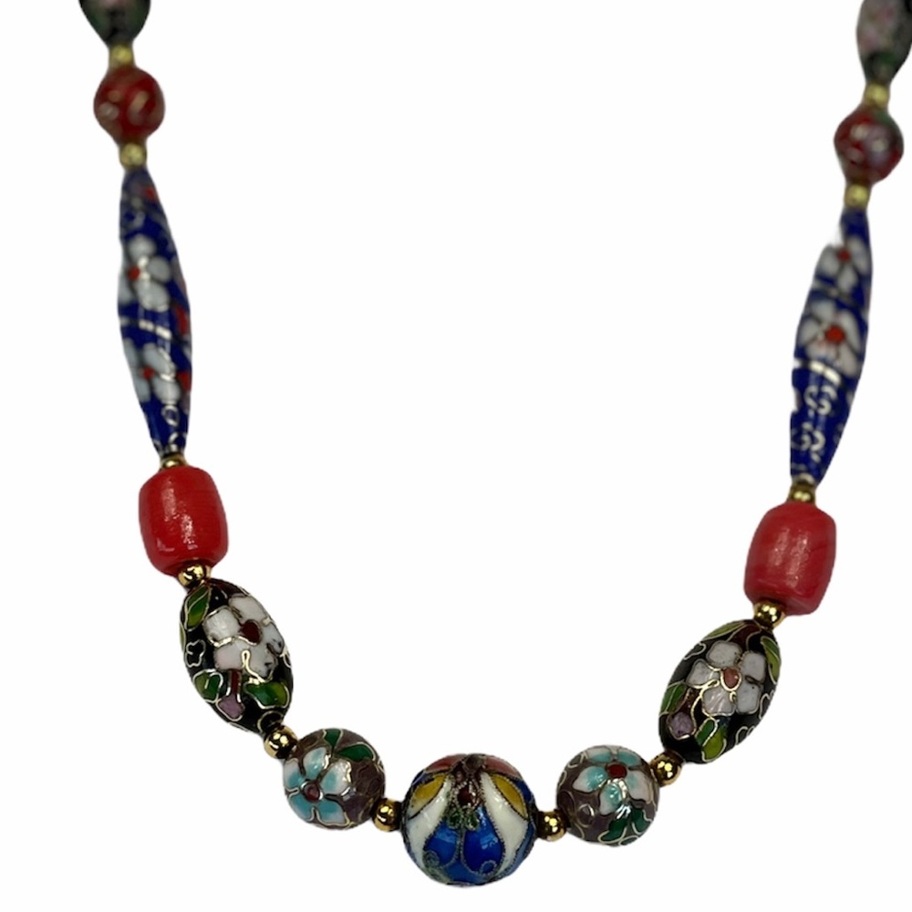Vintage Hand painted beaded necklace!